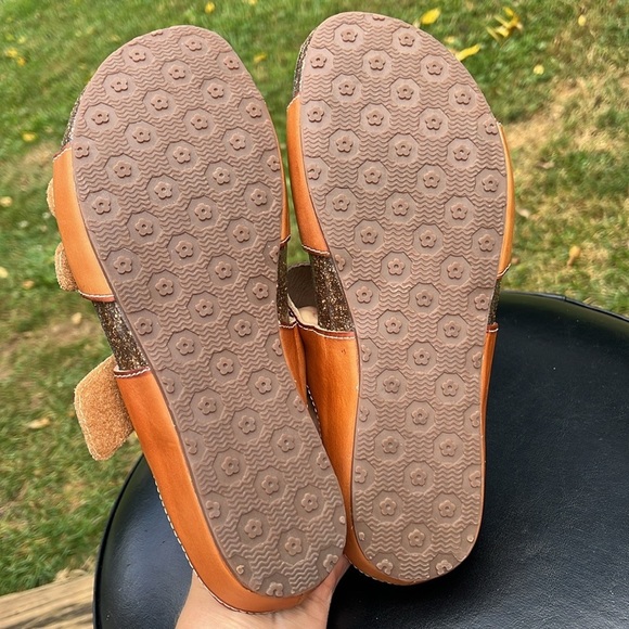 L’Artiste spring step sandals, velcro straps, open toe, brown, flower, size 6.5 - Picture 8 of 9